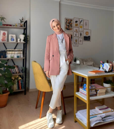 Özlem Ziyaoğlu logo