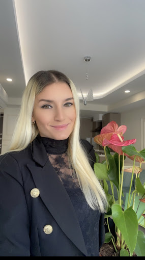 Şeyma İzmitli logo